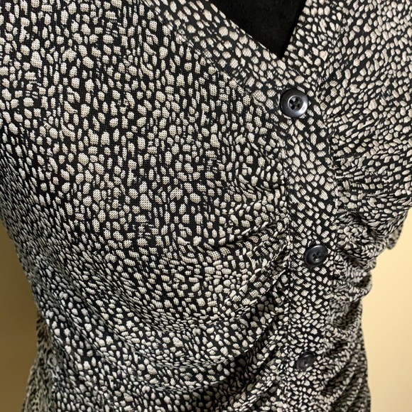 CABI semi sheer ruched top (241) - Picture 4 of 8